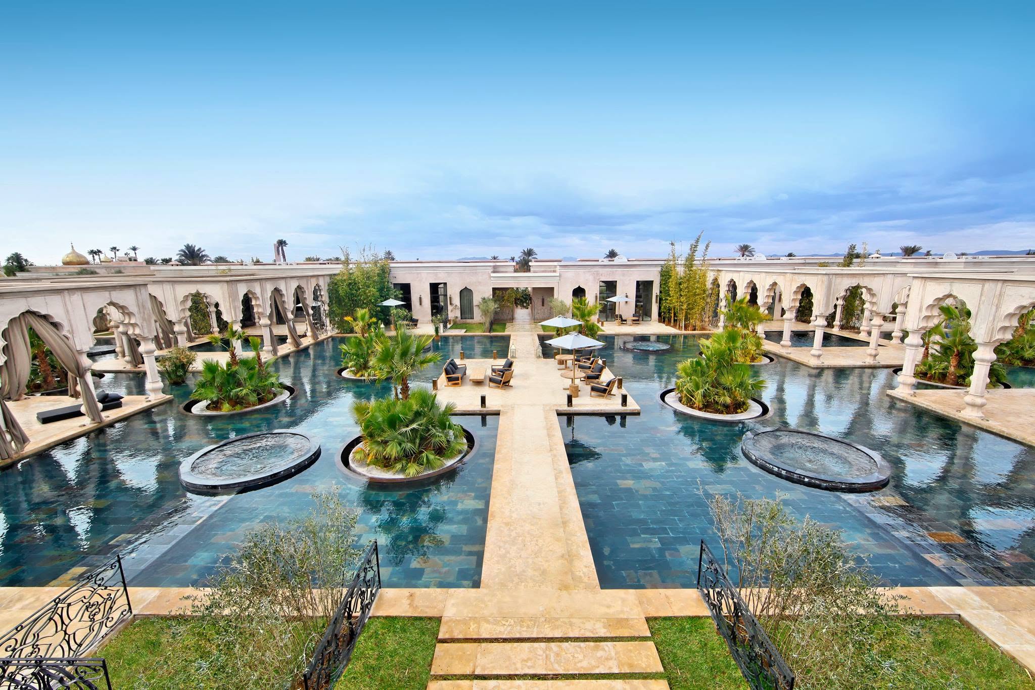 Palais Namaskar